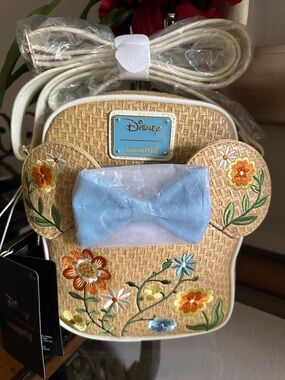 Loungefly straw Beige Floral Minnie Crossbody with Blue Bow Accent NWT Disney